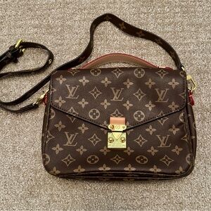 Fake Louis Vuitton Monogram Pochette Métis Bag